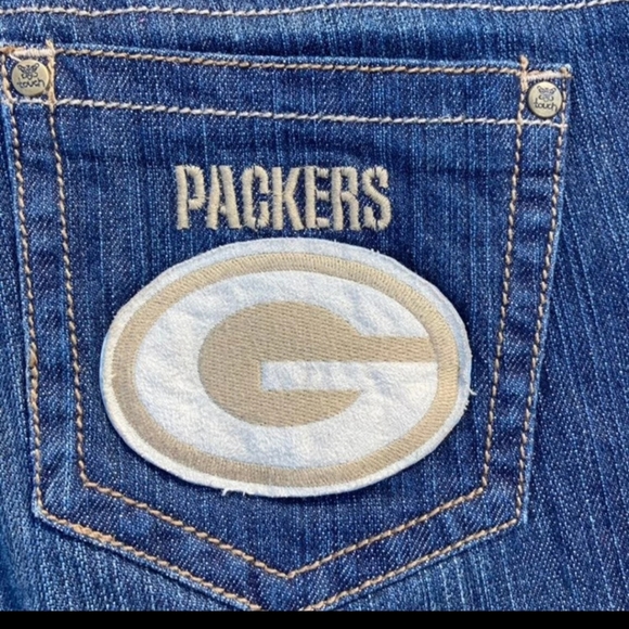 Alyssa Milano Greenbay Packers Pants - Picture 6 of 8